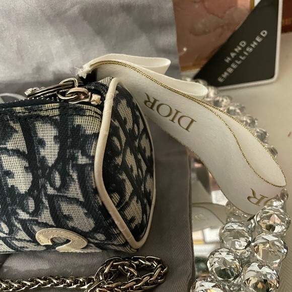 Dior TROTTER 2 bag  authentic with free chain and Dior ribbon bag charm - Picture 5 of 11